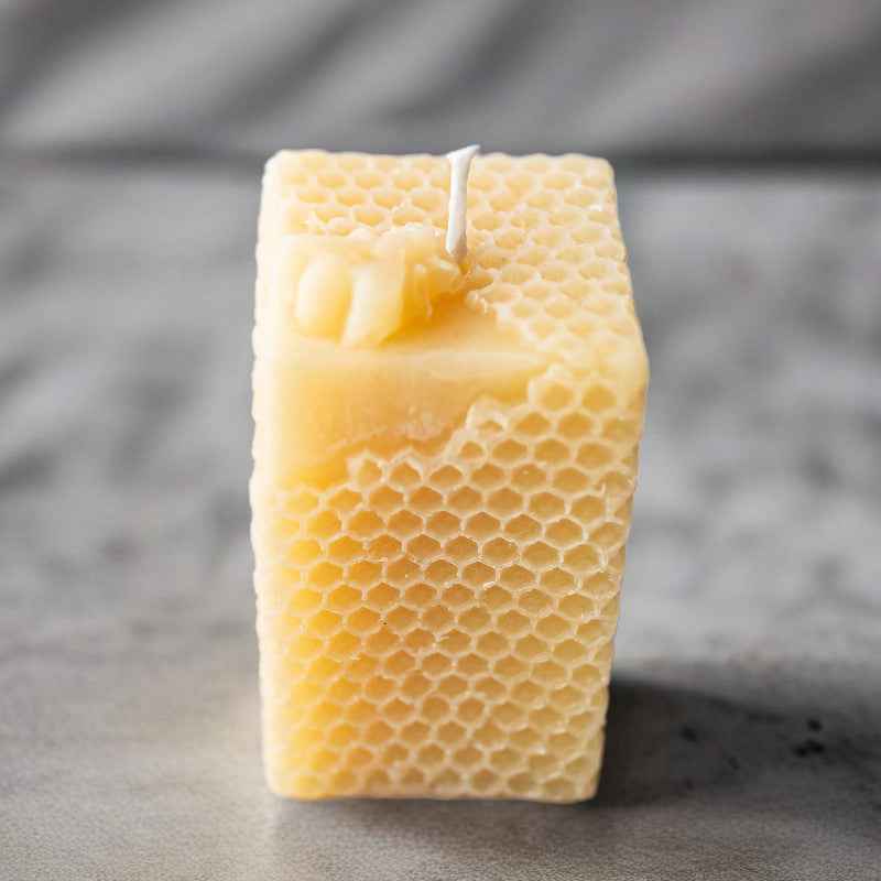 Beeswax Honeycomb Candles - Elegant Pillar Design for a Natural Glow - Ignara Living