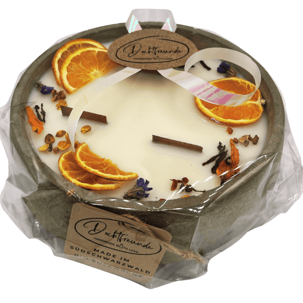 Große Outdoor Citronella - Betonkerze „Big Grey - Mugge Schreck“ – Mit drei Holdochten - Handgemachter Insektenschutz aus dem Südschwarzwald mit Blütenverzierung - Ignara Living