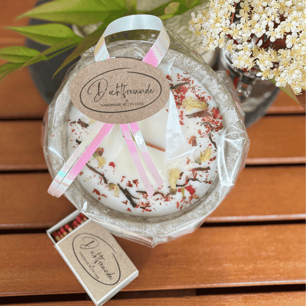 Outdoor Citronella - Betonkerzenset „Grey - Mugge Schreck“ – Handgemachter Insektenschutz aus dem Südschwarzwald mit Blütenverzierung 3x Betonkerzen im Set - Ignara Living